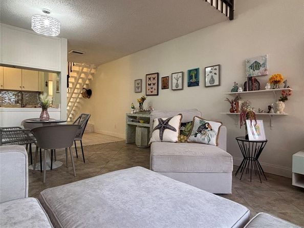 Undisclosed Address #FX-10534046, Palm Beach FL 33480