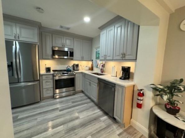 200 NE 56th Street 200, Oakland Park FL 33334