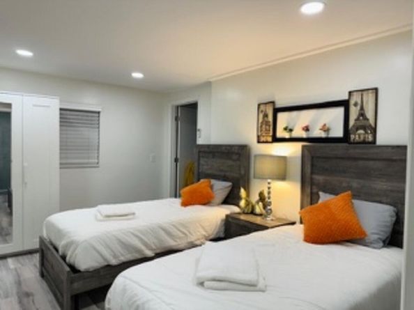 200 NE 56th Street 200, Oakland Park FL 33334