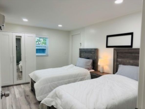 200 NE 56th Street 200, Oakland Park FL 33334