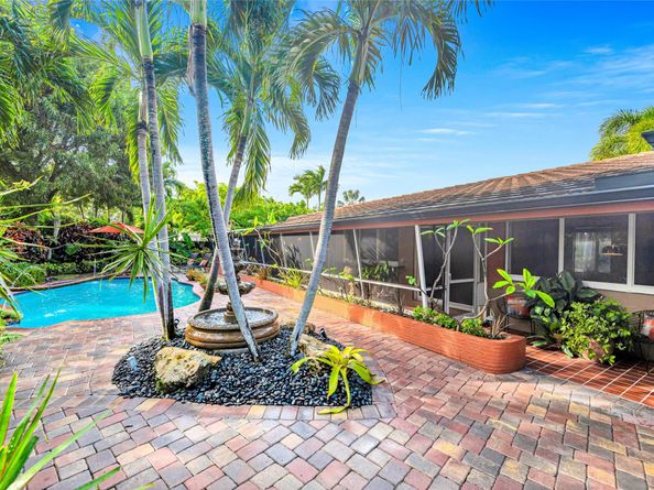 4862 NE 4th Ave, Fort Lauderdale FL 33334