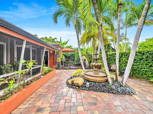 4862 NE 4th Ave, Fort Lauderdale FL 33334