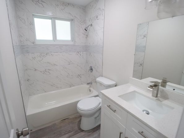 6861 SW 18th St, North Lauderdale FL 33068