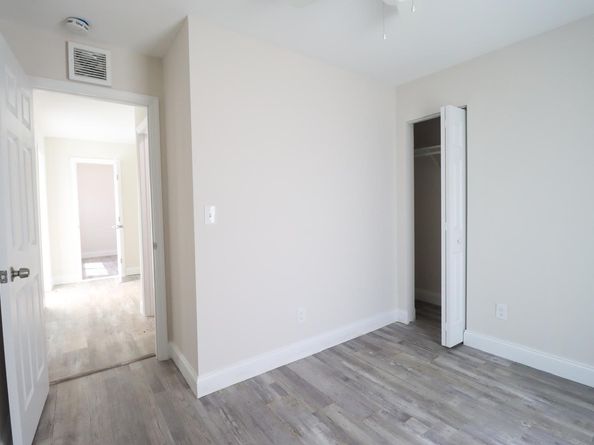 6861 SW 18th St, North Lauderdale FL 33068