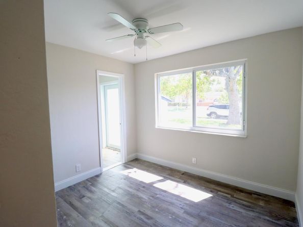 6861 SW 18th St, North Lauderdale FL 33068