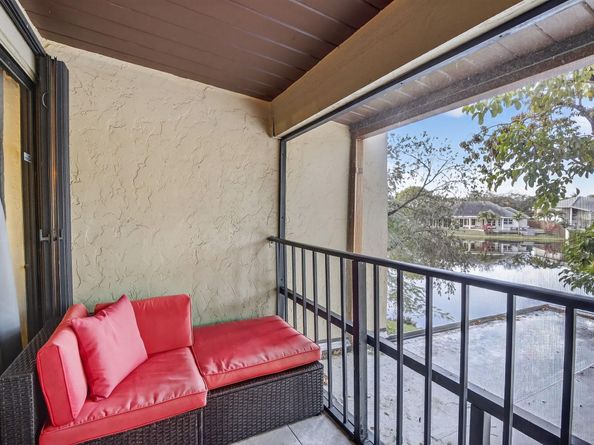 721 E Coco Plum Cir 5, Plantation FL 33324