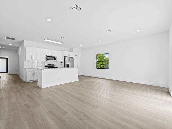 2810 NW 7th Street, Fort Lauderdale FL 33311