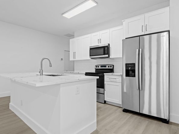2810 NW 7th Street, Fort Lauderdale FL 33311