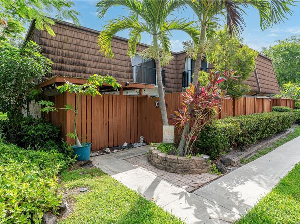 9146 SW 23rd St C, Davie FL 33324
