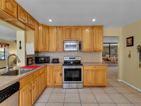 9802 NW 75th Ct, Tamarac FL 33321