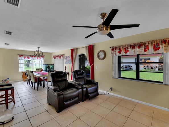 9802 NW 75th Ct, Tamarac FL 33321