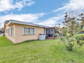 9802 NW 75th Ct, Tamarac FL 33321