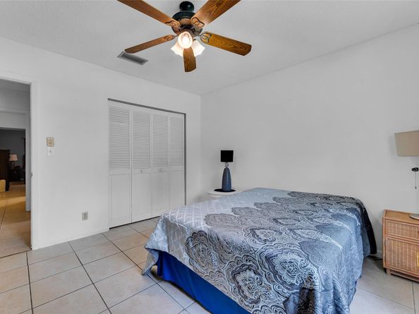 9802 NW 75th Ct, Tamarac FL 33321