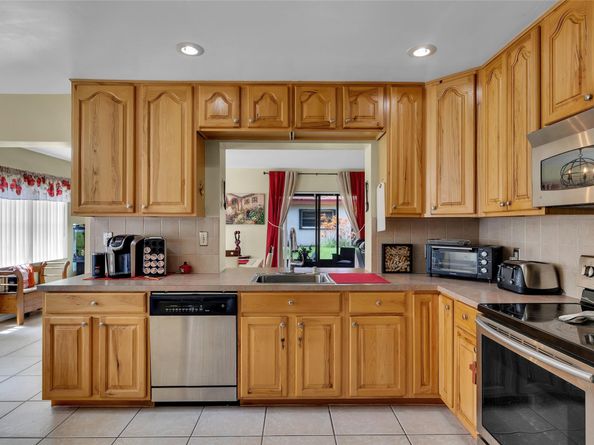 9802 NW 75th Ct, Tamarac FL 33321