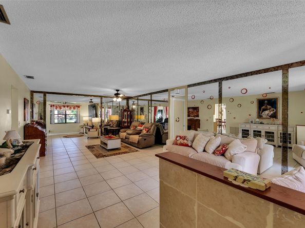 9802 NW 75th Ct, Tamarac FL 33321