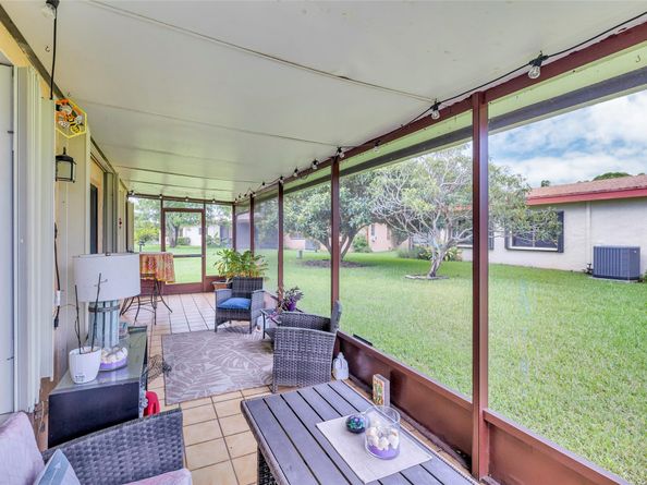 9802 NW 75th Ct, Tamarac FL 33321