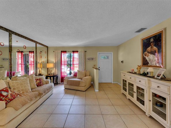 9802 NW 75th Ct, Tamarac FL 33321