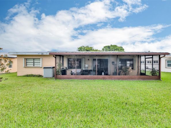 9802 NW 75th Ct, Tamarac FL 33321
