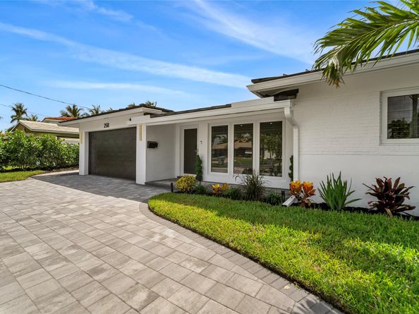 258 SE 3rd ter, Pompano Beach FL 33060