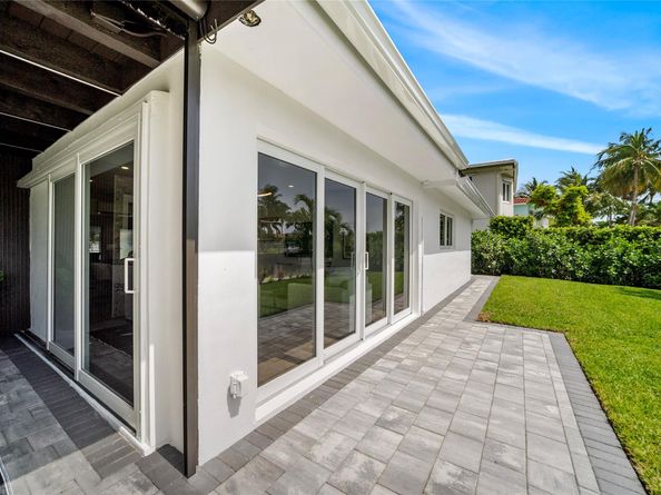 258 SE 3rd ter, Pompano Beach FL 33060