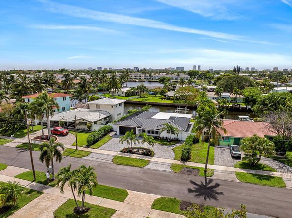 258 SE 3rd ter, Pompano Beach FL 33060