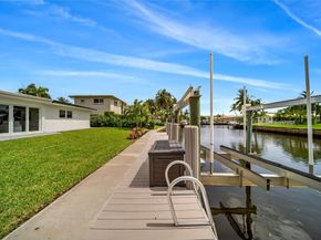 258 SE 3rd ter, Pompano Beach FL 33060