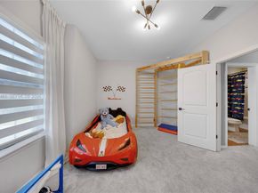2454 Primrose Place, Oakland Park FL 33309
