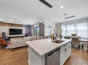 2454 Primrose Place, Oakland Park FL 33309