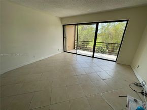 4000 N Hills Drive 32, Hollywood FL 33021