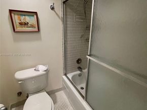 4000 N Hills Drive 32, Hollywood FL 33021