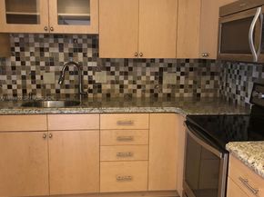 4000 N Hills Drive 32, Hollywood FL 33021