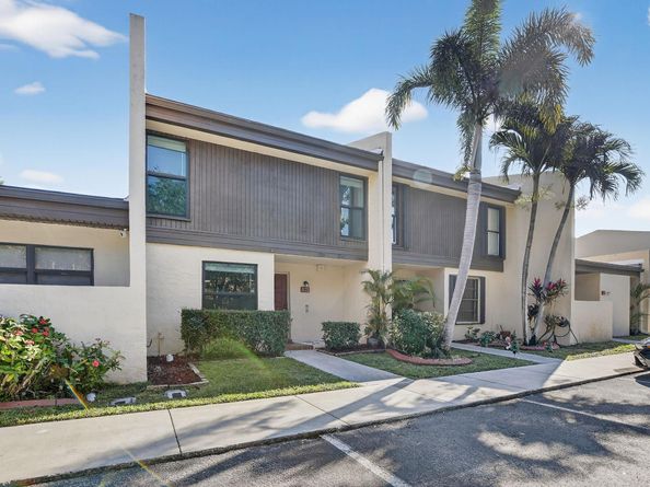 1261 NW 99th Ter 47, Pembroke Pines FL 33024