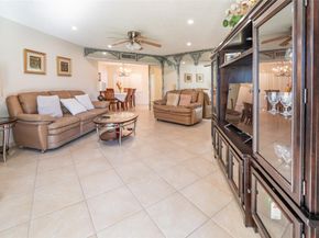 4000 NW 44th Ave 208, Lauderdale Lakes FL 33319