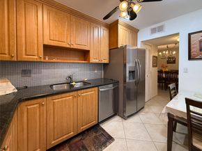 4000 NW 44th Ave 208, Lauderdale Lakes FL 33319