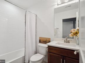141 Center Street S 6, Vienna VA 22180