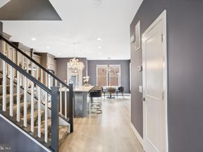 141 Center Street S 6, Vienna VA 22180