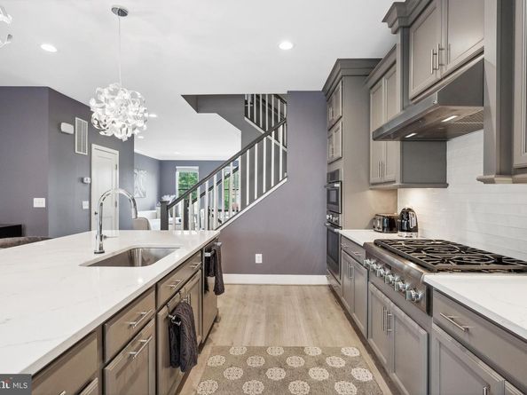 141 Center Street S 6, Vienna VA 22180