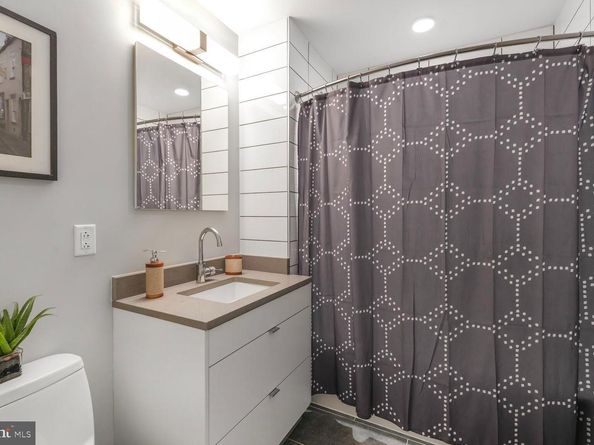1300 4TH Street SE 214, Washington DC 20003