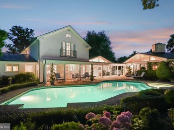 320 1/2 Mansion Drive