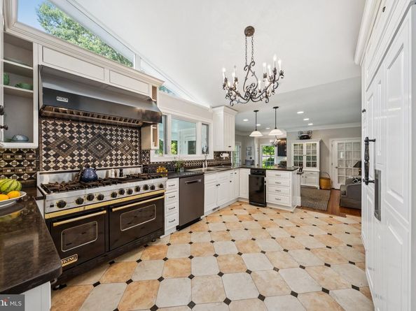 320 1/2 Mansion Drive, Alexandria VA 22302