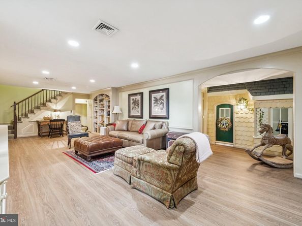 320 1/2 Mansion Drive, Alexandria VA 22302