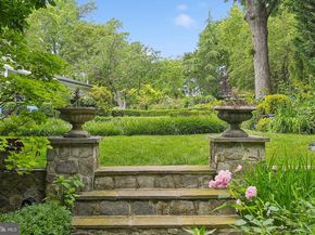 320 1/2 Mansion Drive, Alexandria VA 22302