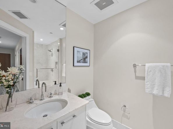 1881 N Nash Street 607, Arlington VA 22209