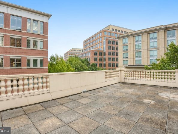 2121 Jamieson Avenue 401, Alexandria VA 22314