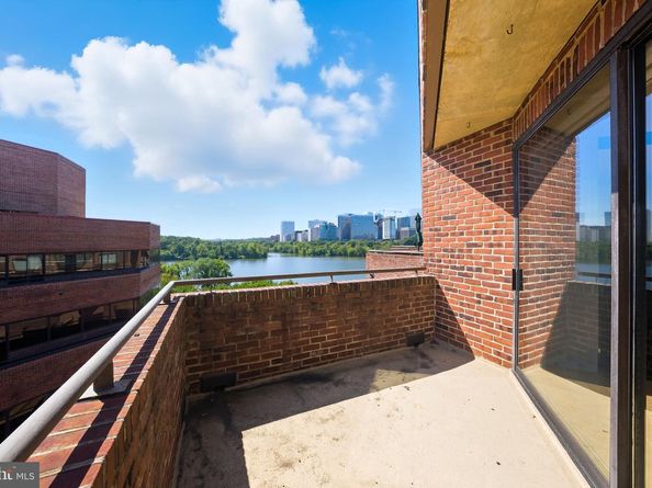 1015 33rd Street NW 809, Washington DC 20007