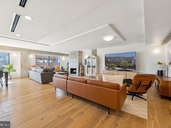 1015 33rd Street NW 809, Washington DC 20007