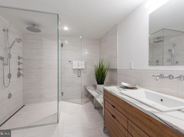 1015 33rd Street NW 809, Washington DC 20007