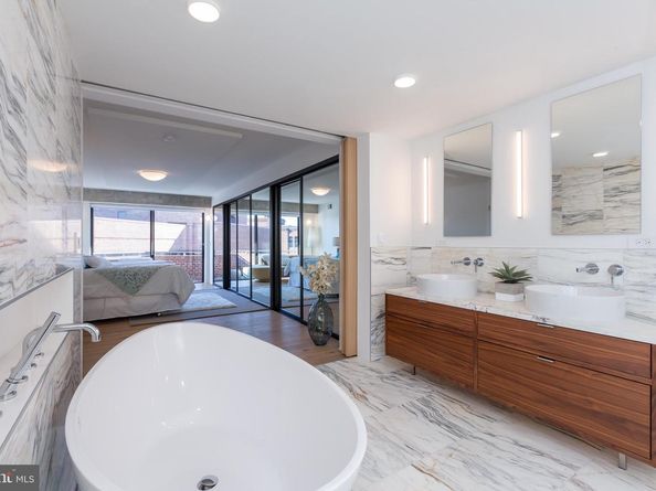 1015 33rd Street NW 809, Washington DC 20007