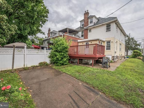 222 Holly Street, Clifton Heights PA 19018