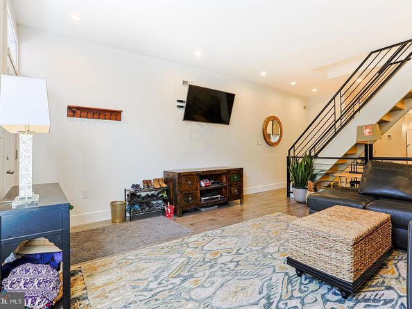 2325 W Thompson Street, Philadelphia PA 19121